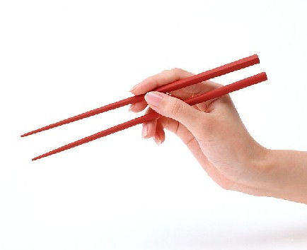 筷子的英語:chopsticks,讀音:[t0608pst01ks].