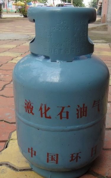 按照标准,家用液化气钢瓶一般重公斤,液化气充装量