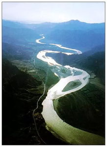 江,是亚洲第一长河和世界第三长河,也是世界上完全在一国境内的最长
