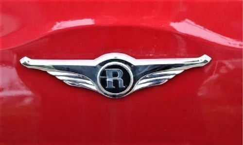 一个R是什么车的标志图片