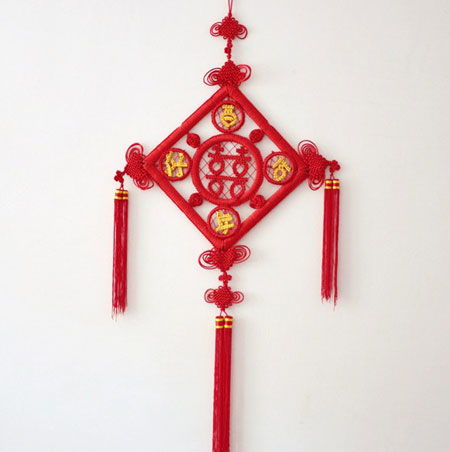 目前中国结的基本结法有十多种,其名称是根据绳结的形状,用途,或者